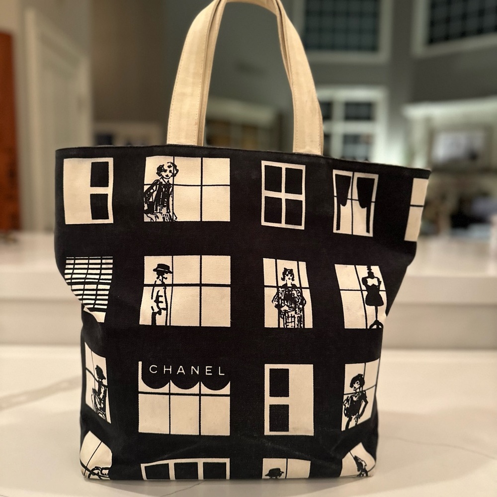 ❌❌SOLD❌❌AUTH Chanel Window Line Tote Shoulder Bag Black White - Picture 1 of 9